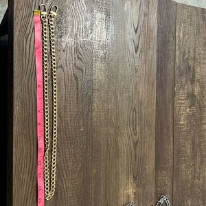 NWOT 30 inch fashion gold-colored chain